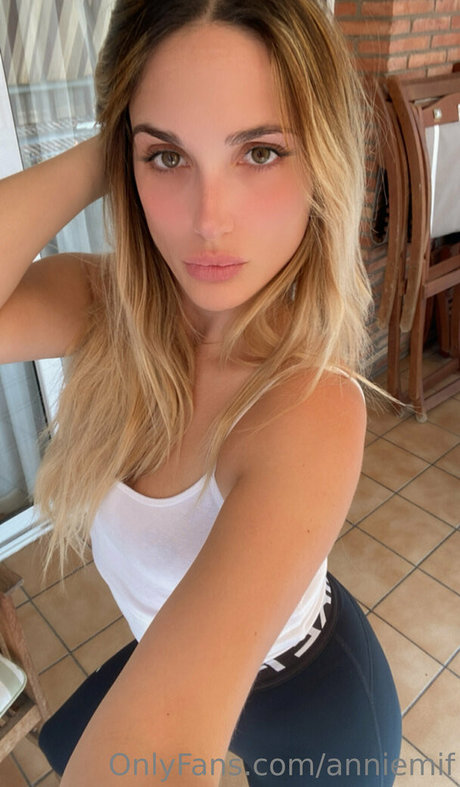 anniemif model art photo