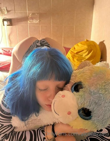 alcoolizzata model pretty photos