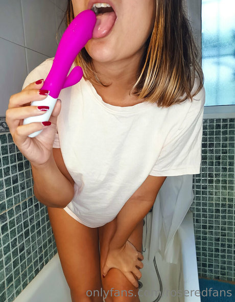 roseredfans model exclusive pics