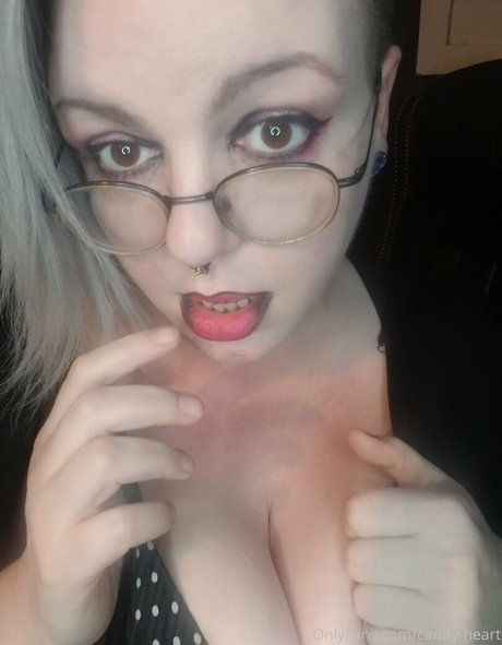 candy heart naked model pic