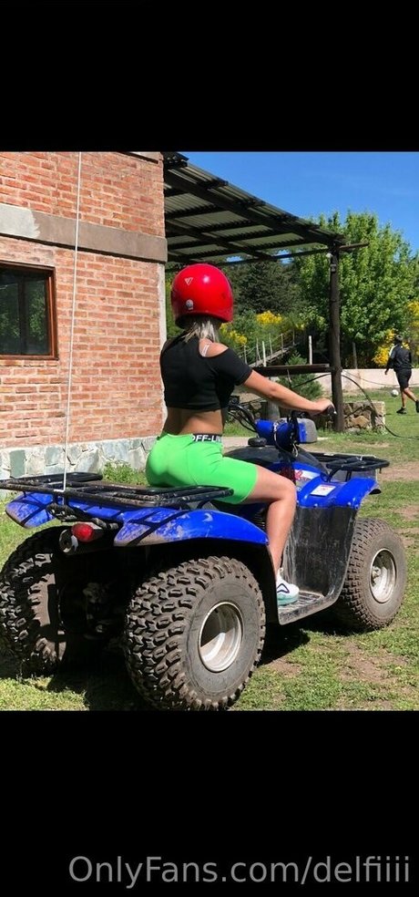 delfiiii star erotic gallery