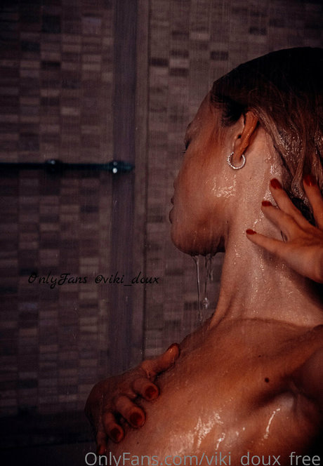 viki doux free naked model images