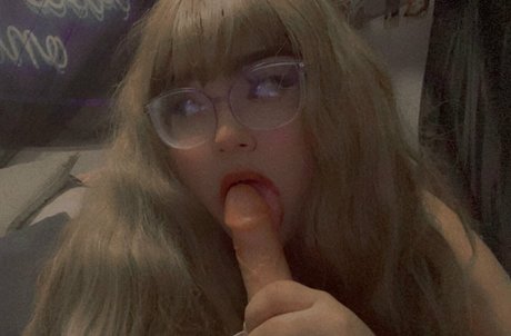 lovergirllynn sex model archive