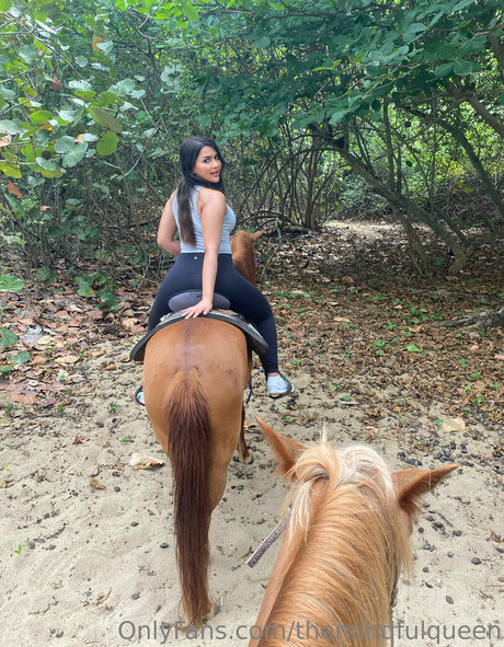 themindfulqueen hd actress image