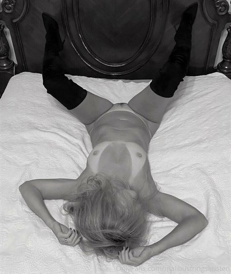 malibustringskristen nude pornstar photo