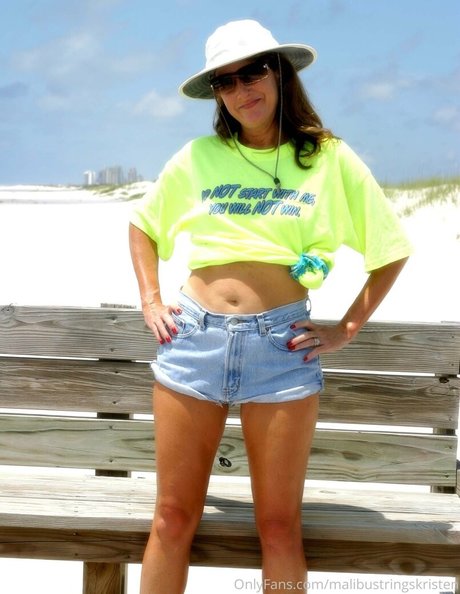 malibustringskristen model sexy pics