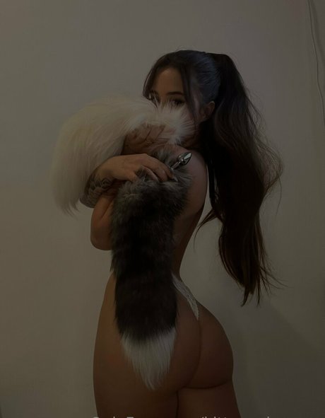 kitty and owner model hot img