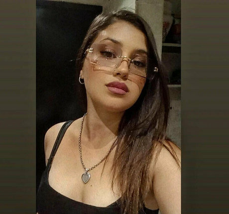 prisuarezx model nude gallery