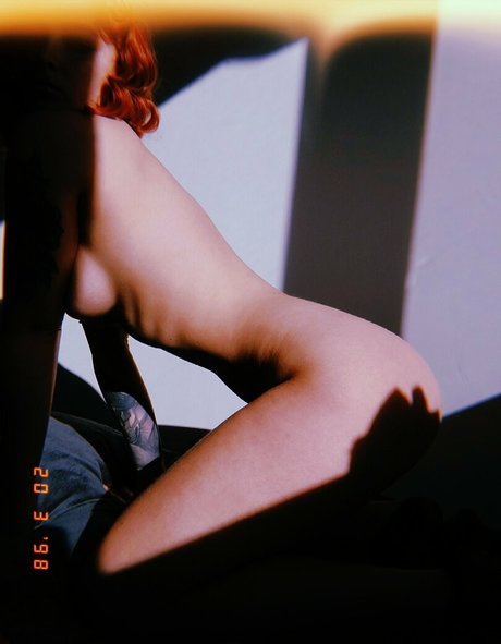 roskosh adult model pic