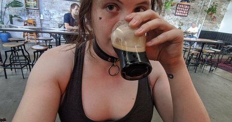 itsjunebug_ nice pornstar img