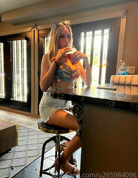 danagorgeus hot pornstar pic