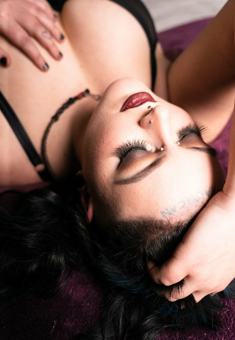 stltrashcan free pornographic model pics