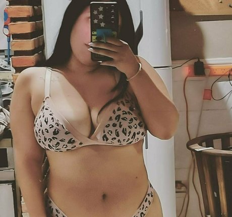 abrildott hot actress pics