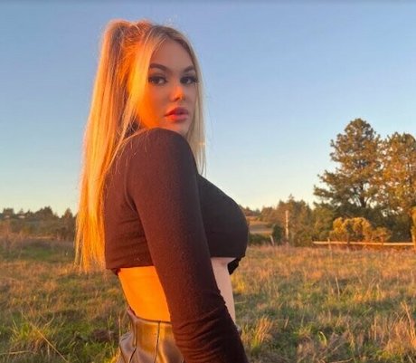 vedaathensfree model hd photos