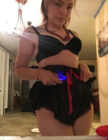 ciricesinsss model top pic