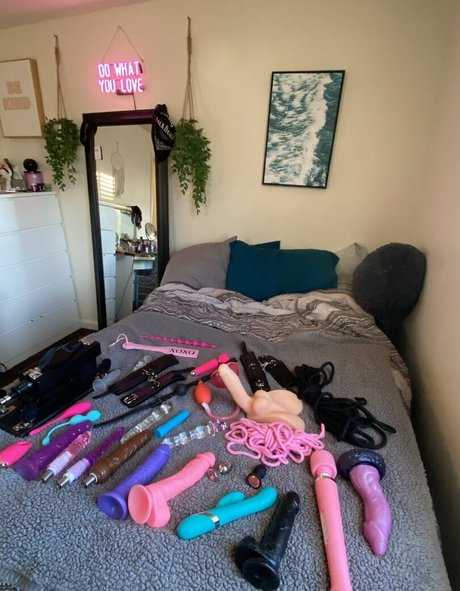 thikkixnikki art pornstar pictures