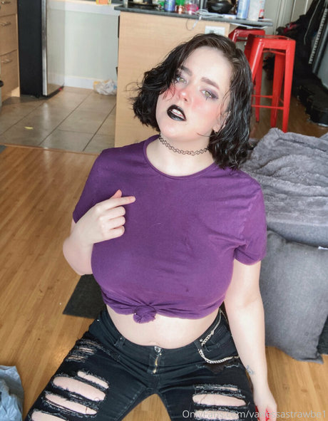 vanessastrawbe1 star erotic pics