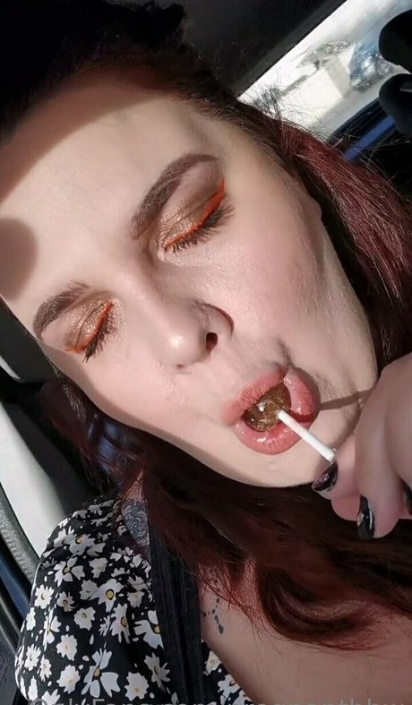 expandingbbw hd actress photo