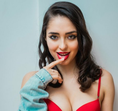 Dai Amadeo pornstar pretty galleries