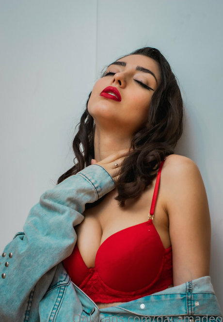 Dai Amadeo naked pornstar pic