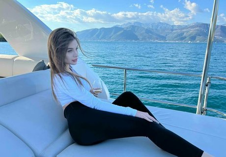 bella lla star nude archive