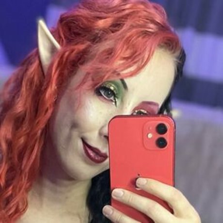 Alieninara model adult image