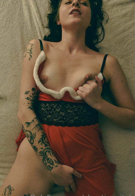 chaotic witch model high quality picture