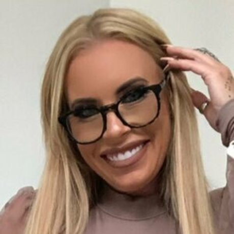 skinny brunette onlyfans hot sex images