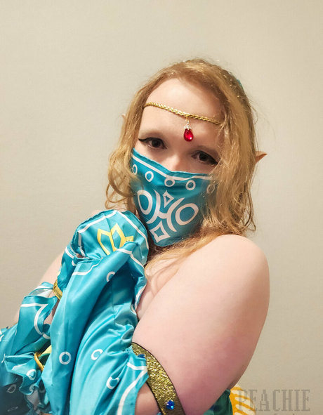 peachiepremium star nudes archive