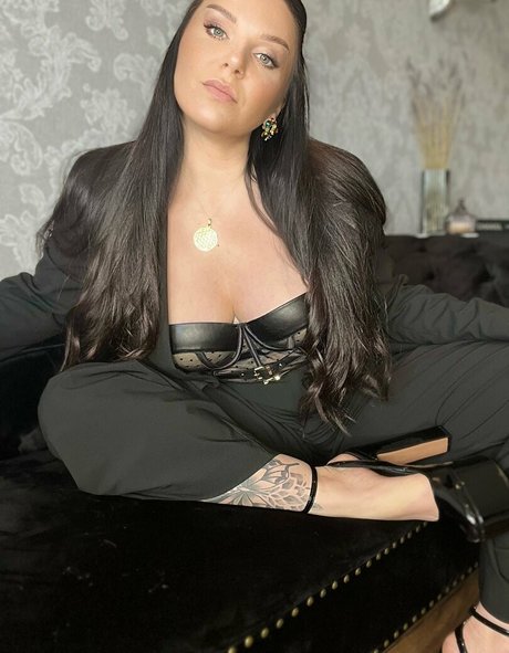 Lady Toxicsugga high quality model image