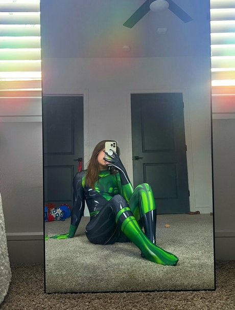 GXR Shorty pretty actress pics