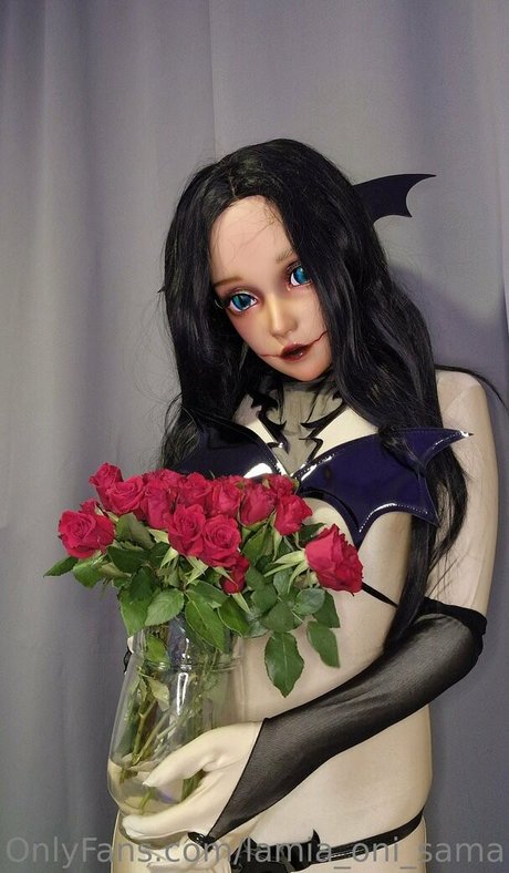 lamia oni sama model top pics