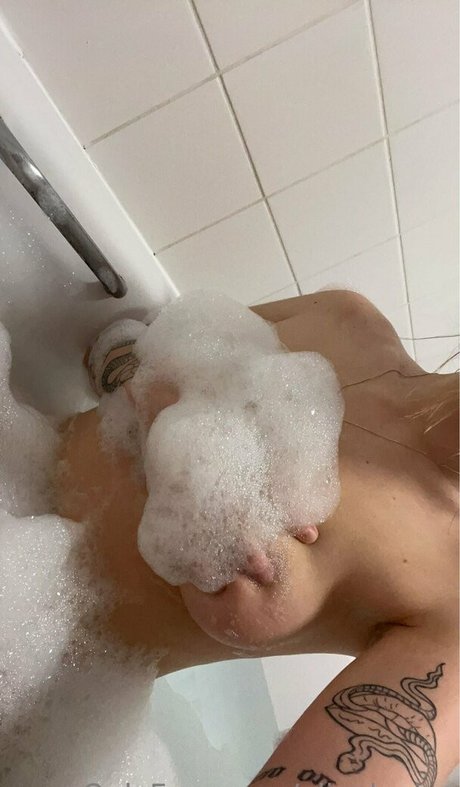 olivelxuise art star pic