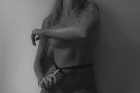 sashashhh high quality model photo