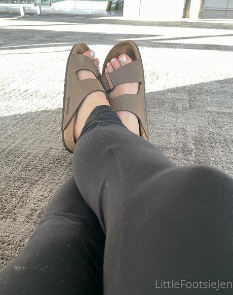 littlefootsiejen1 model nude img