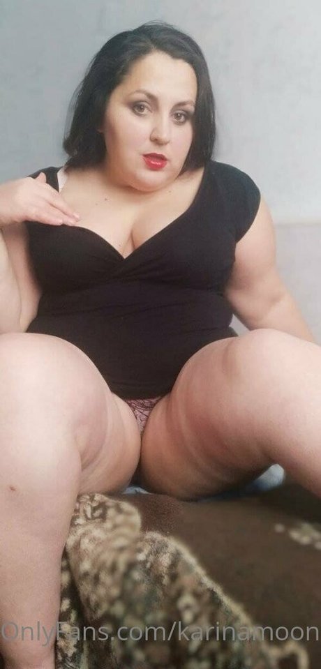 karinamoonn star pornographic picture