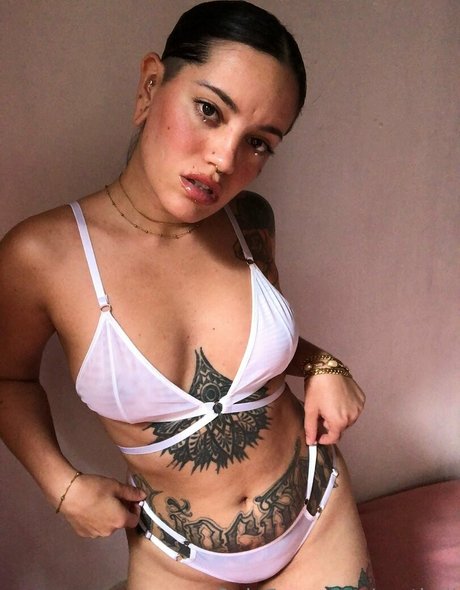 erotiniii perfect model pics