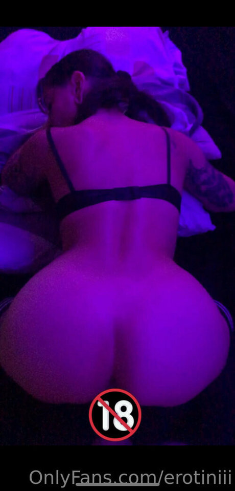 erotiniii naked star image