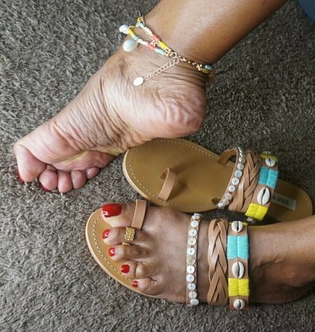 essencesoles model beautiful photos