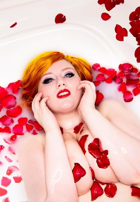 violetsinclaire adult model images