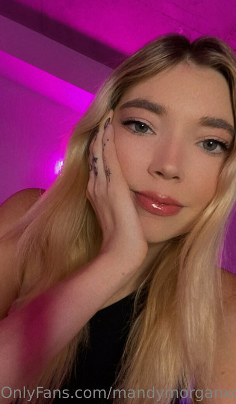 MandyMorganxoxo naked pornstar image