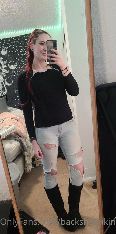 backshotvikings beautiful actress picture