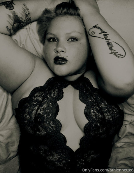 athlennette6 top star img