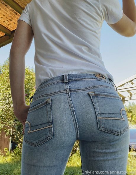 annariversvip free pornstar photo