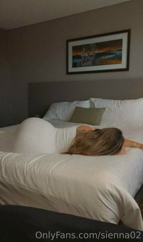 sienna02 model erotic picture