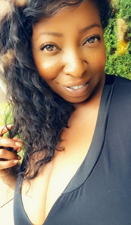 vanessablue beautiful actress img