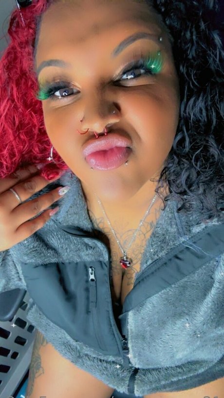 queen coco21 perfect actress photo