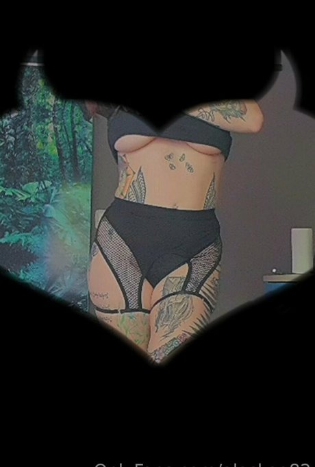 alaskaa82 naked model pics