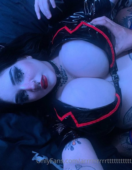 Ur E Mommy perfect actress images