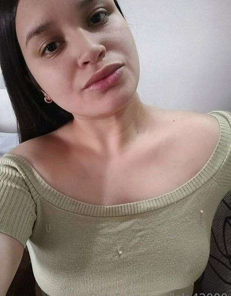 lola42000 model hd pictures